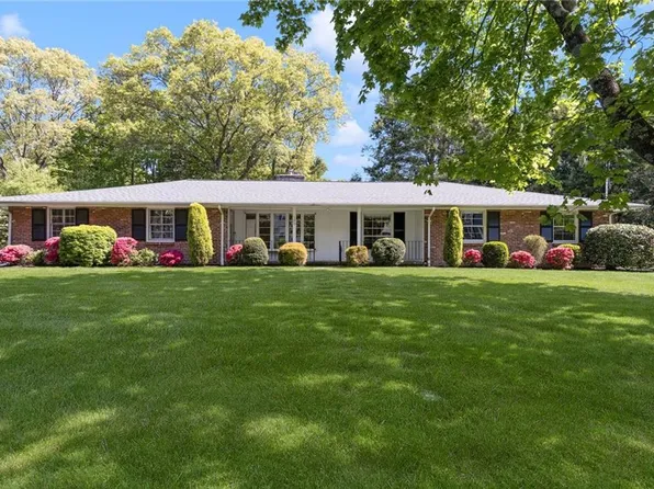 132 Timberline Rd, Warwick, RI 02886