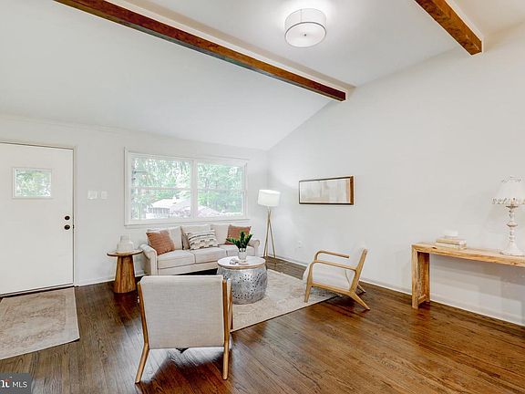 5th image of 1287 Belmont Ave