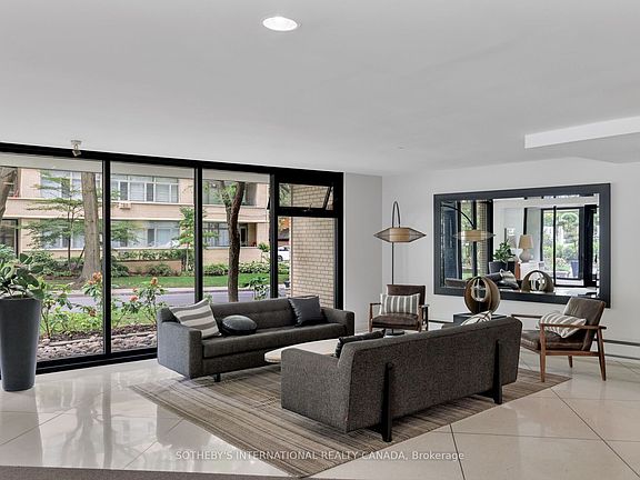 4th image of 575 Avenue Rd #1001