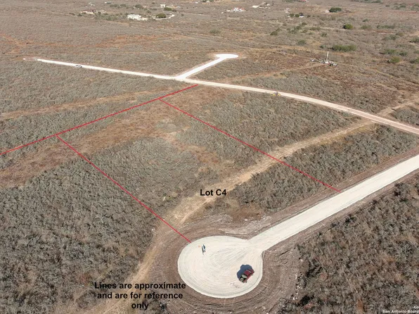 86 Palomino Hills LOT C4, Uvalde, TX 78801