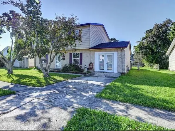 421 Holy Cross Pl, Kenner, LA 70065