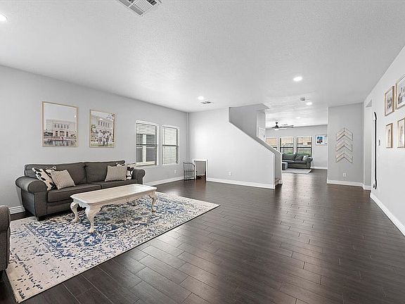 5th image of 21122 E Duncan St