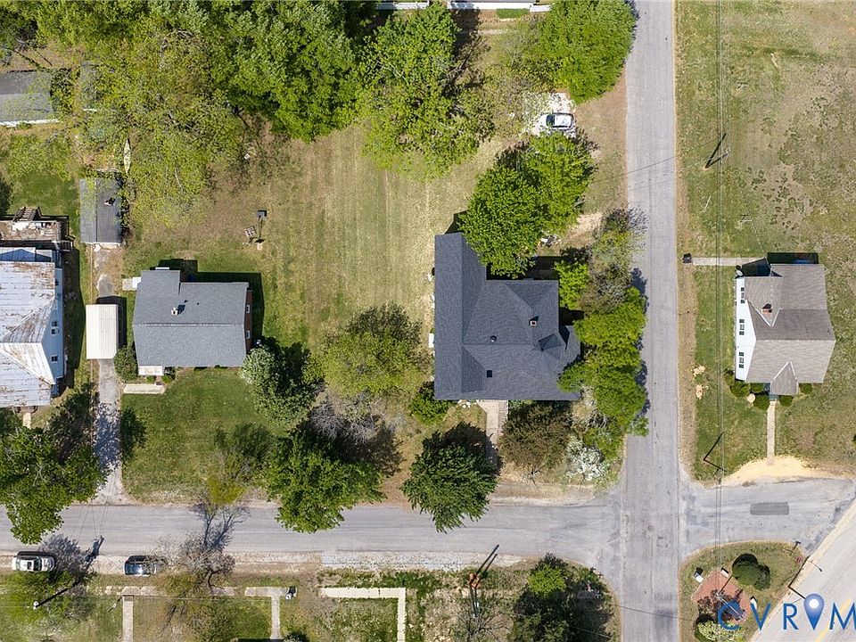 7th image of 1622 12th St