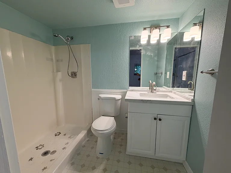 14425 NE 40th St #C102 — Photo 26