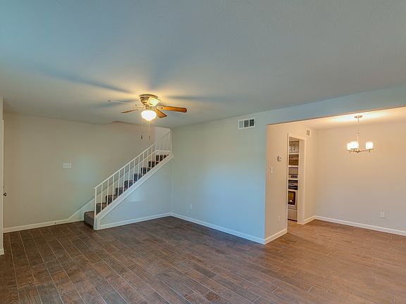 5th image of 742 Memorial Mews St APT B