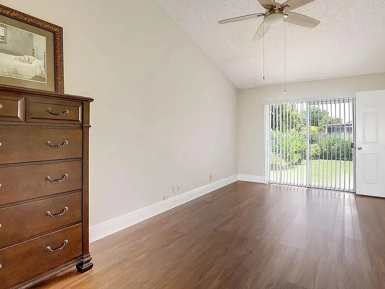 13284 Majestic Pine Ct — Photo 11