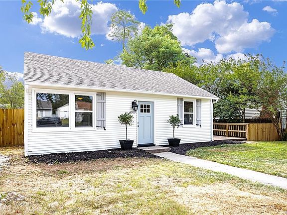 3rd image of 1309 Saint Michaels Ln