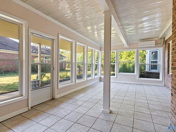 3rd image of 15018 Ashmont Blvd SE