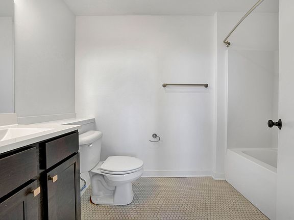 4th image of 1503 Grace St #306
