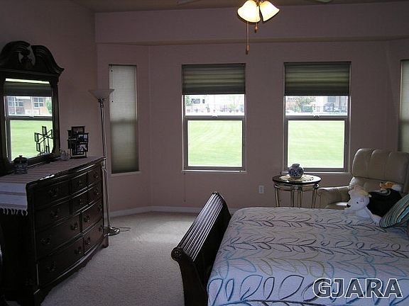 5th image of 324 Arches Dr