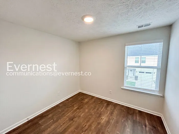 305 Raines Ct — Photo 14