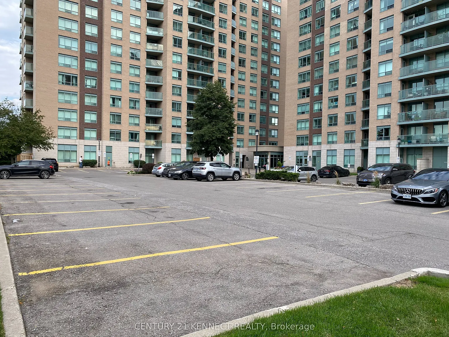 2 bed, $2,350 — Photo 2