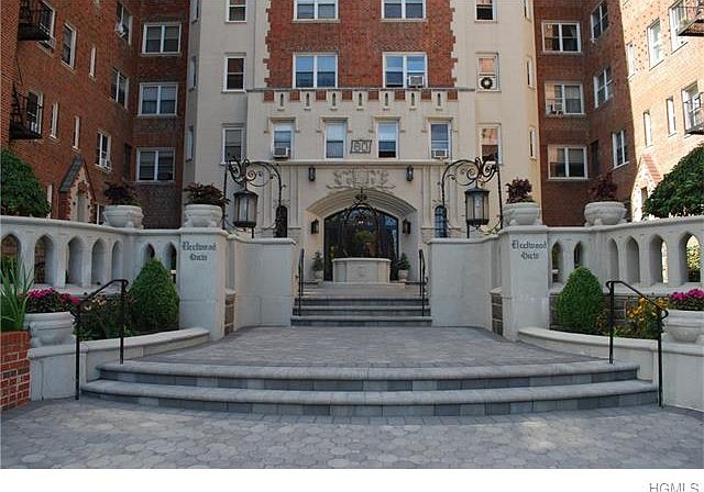 1st image of 60 Broad St W APT 5N