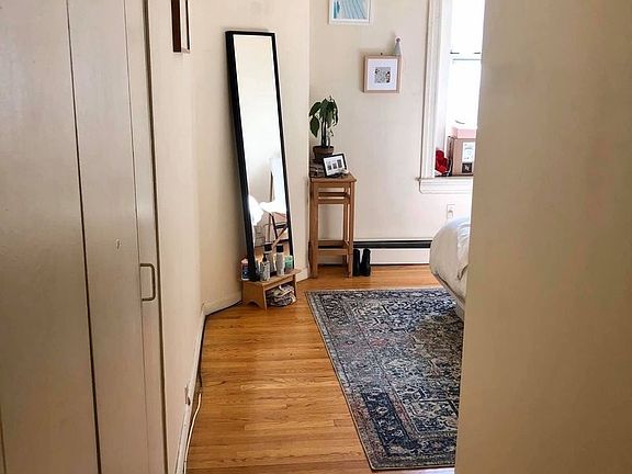 3rd image of 241 E 14th St #4