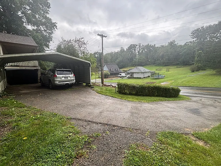655 Beatty Rd — Photo 6