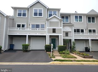 14403 Glencrest Cir #106, Centreville, VA 20120