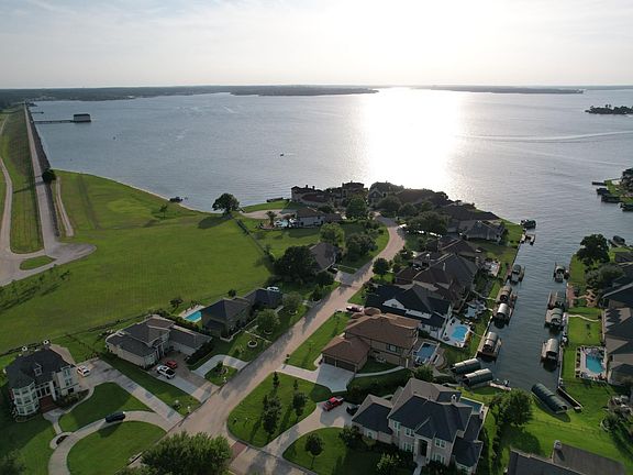 4th image of White Oak Point