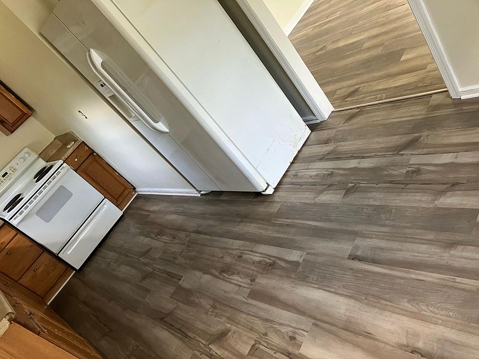 2nd image of 3306 Lynhaven Ave