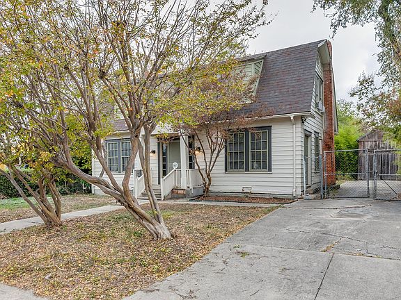 2nd image of 807 W Lullwood Ave