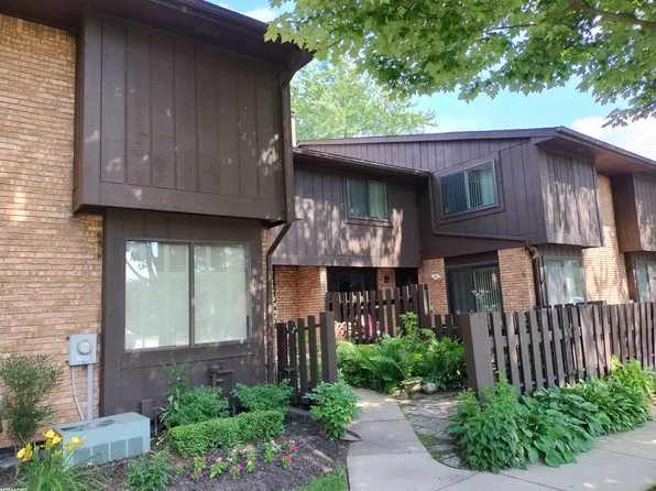 37382 Clubhouse Dr, Sterling Heights, MI 48312