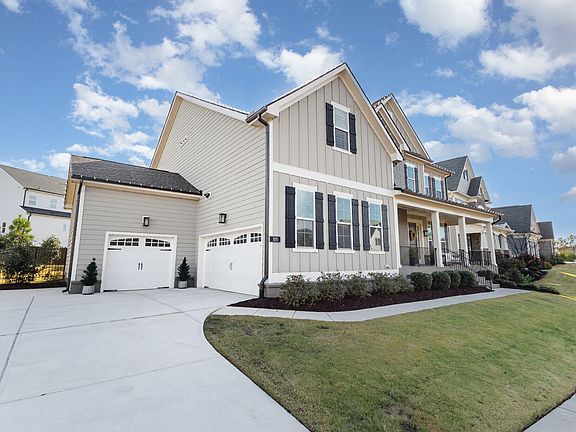 3rd image of 305 Addison Pond Dr