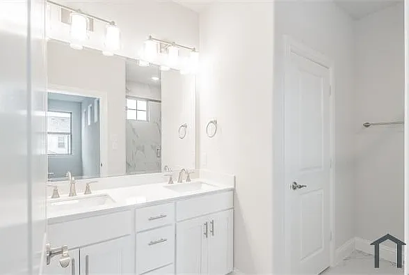 9709 Thorncrown Ln — Photo 11