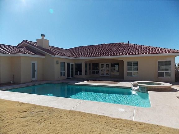 2nd image of 1139 Calle Parque Dr