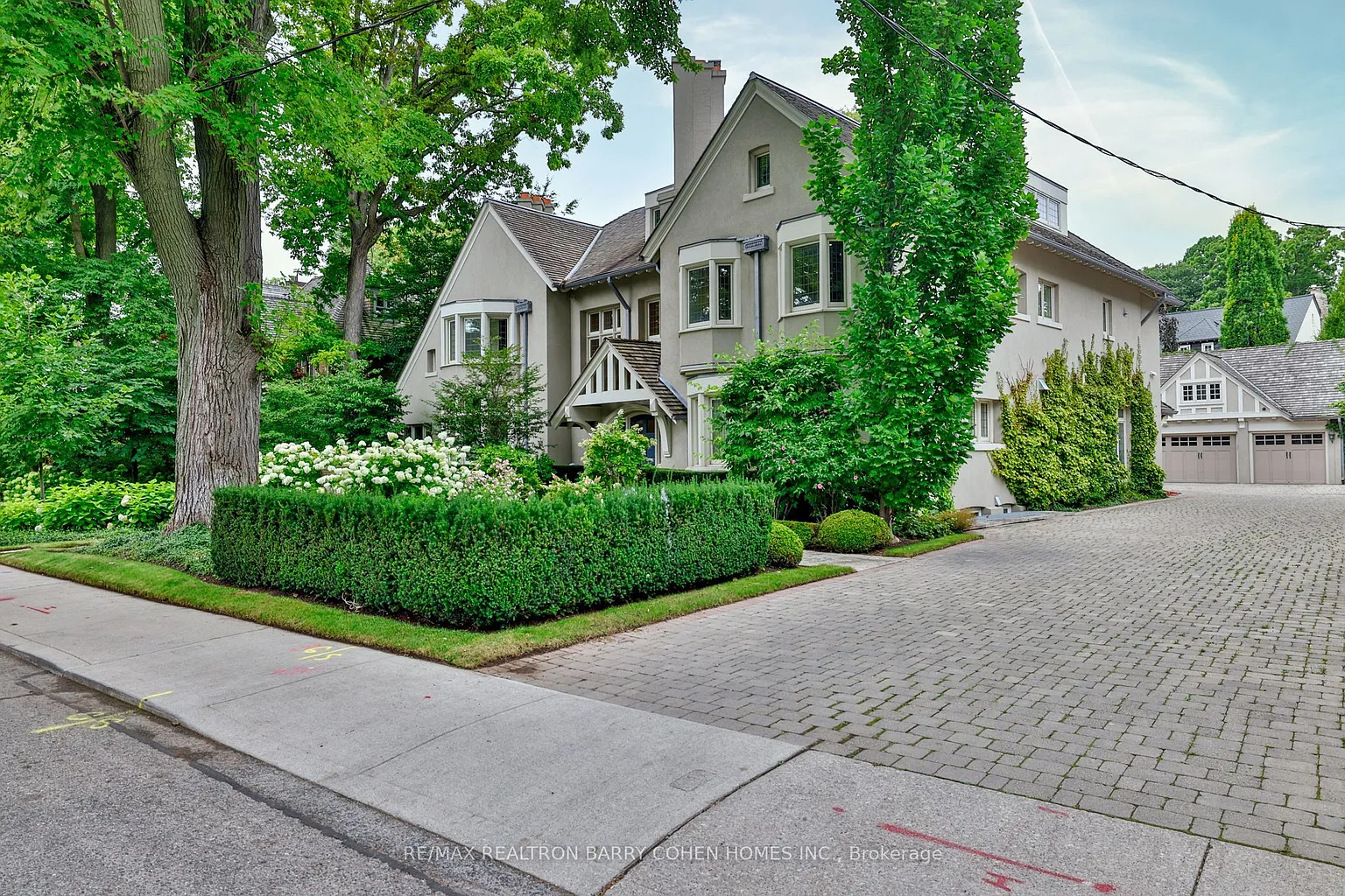 30 Whitney Ave photo 1