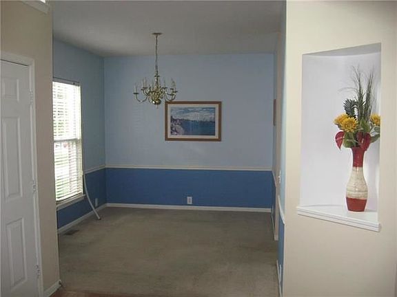 5th image of 617 SE Athens Dr