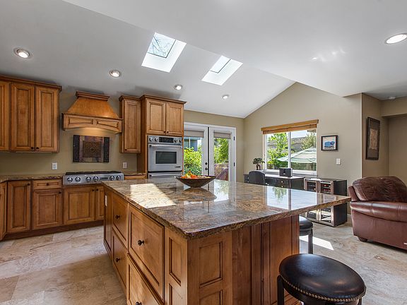 4th image of 2748 E Willow Wick Dr