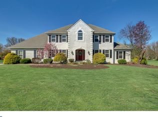 685 White Ash Dr, Langhorne, PA 19047