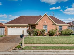 4236 Rainey Woods Dr, Memphis, TN 38125