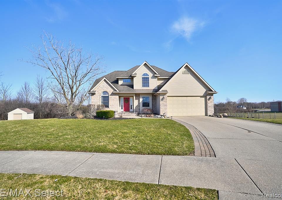 6461 Island Ct Grand Blanc MI Zillow