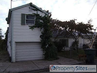 1st image of 4850 E 4th St