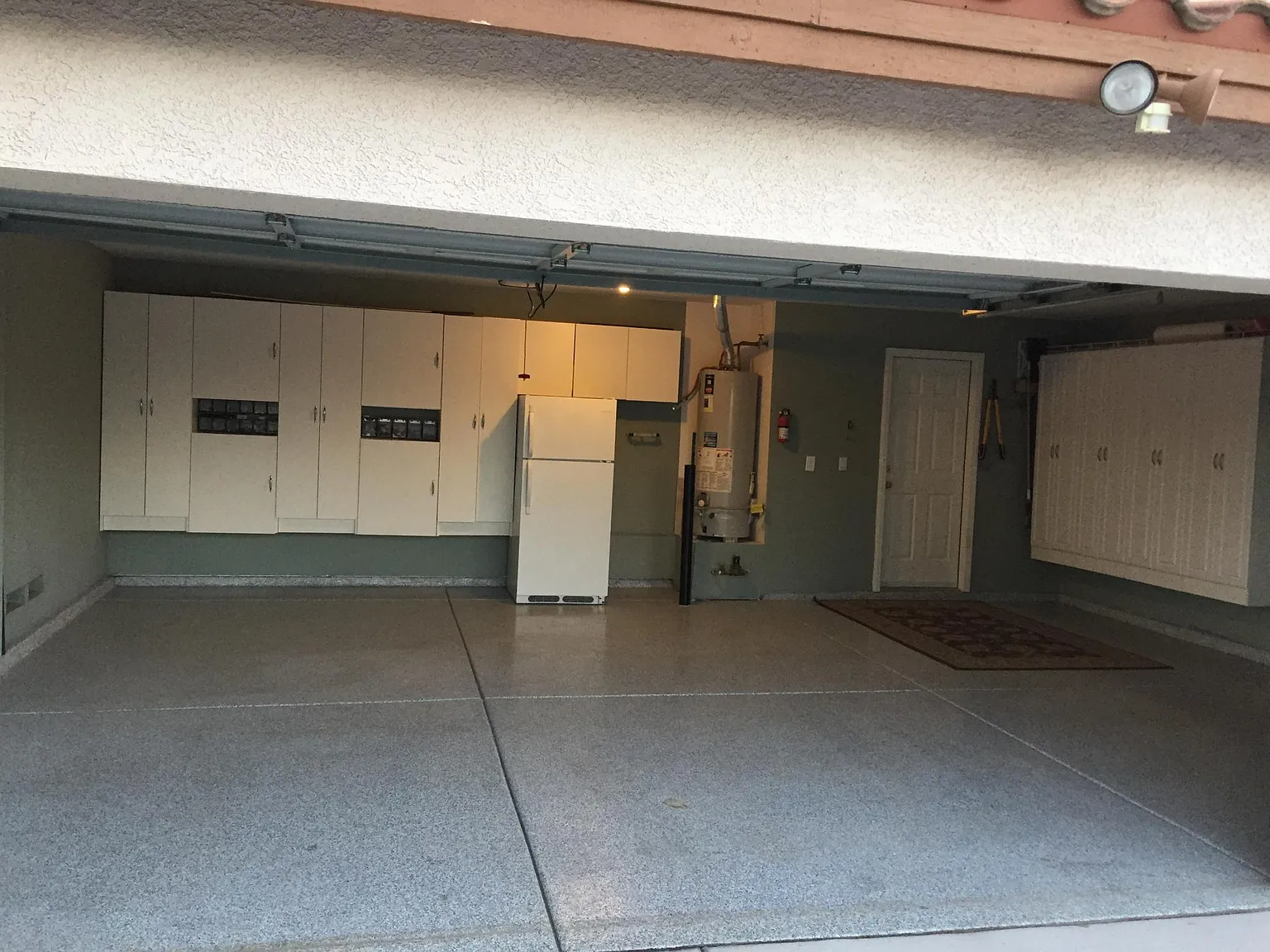 4 bed, 2.5 bath, 2842 sqft, $3,300 — Photo 3