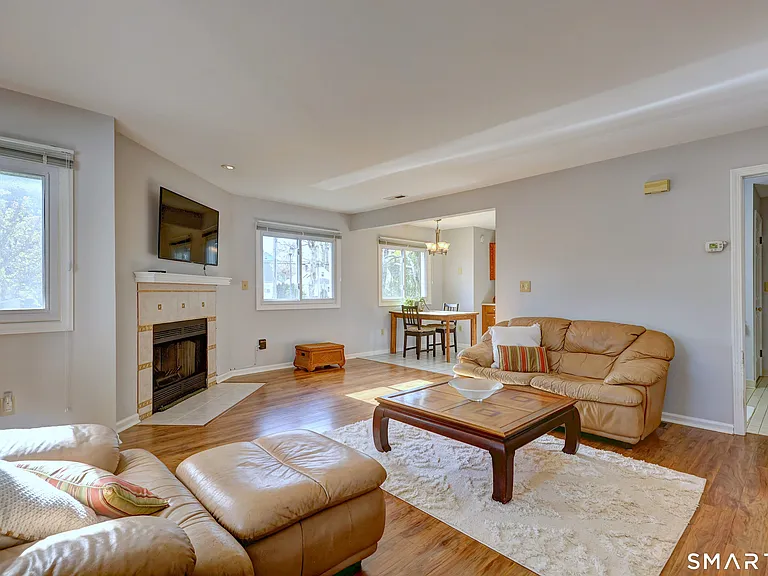 510 E Main St #111 — Photo 3