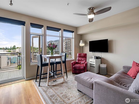 5th image of 15100 6th Avenue SW #523