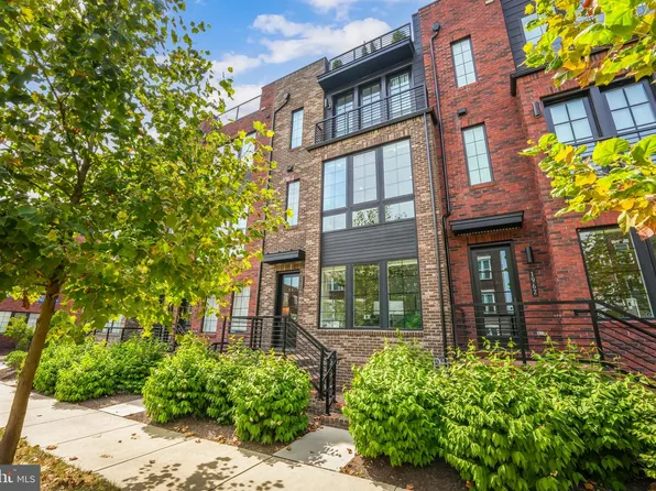 1964 Roland Clarke Pl, Reston, VA 20191