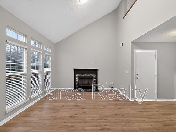 5th image of 8619 Warwick Crest Ln