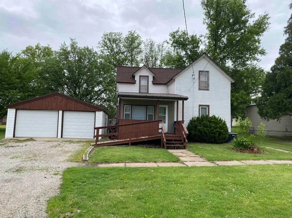 907 Iowa St, Dysart, IA 52224