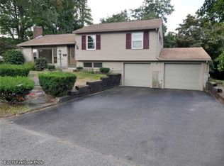 58 Firglade Dr, Cranston, RI 02920