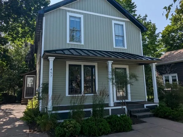 457 N 4th Ave, Sturgeon Bay, WI 54235