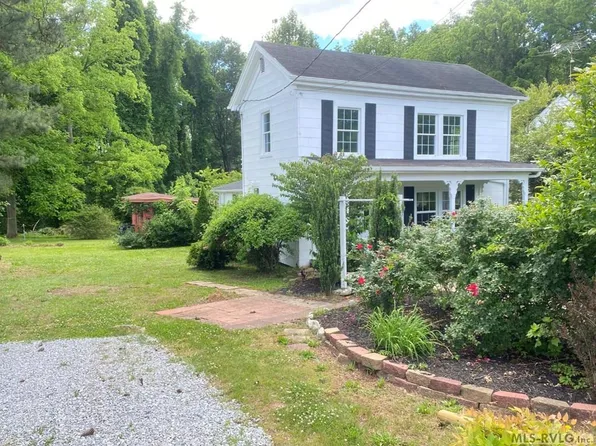 103 Seaboard Ave, La Crosse, VA 23950