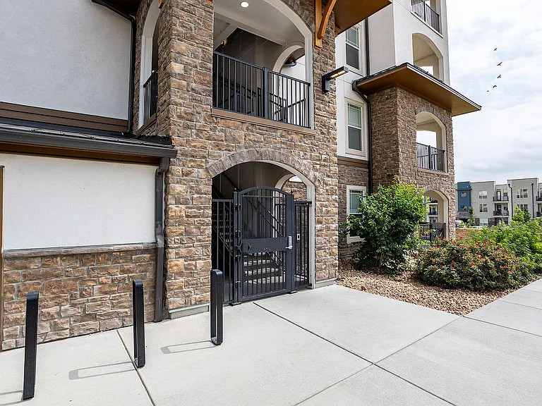 Gated Breezeway & Intercom