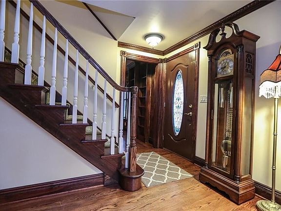 3rd image of 17 Church St