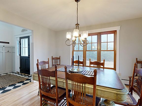 2nd image of 10 Meadow Drive