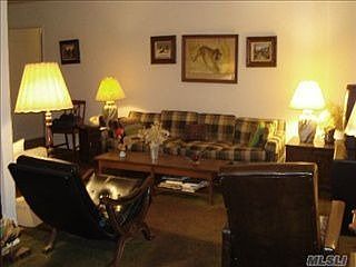4th image of 24 Tulipwood Dr