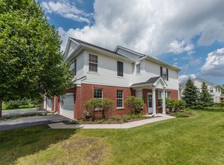 2600 Pondview Dr, Algonquin, IL 60102