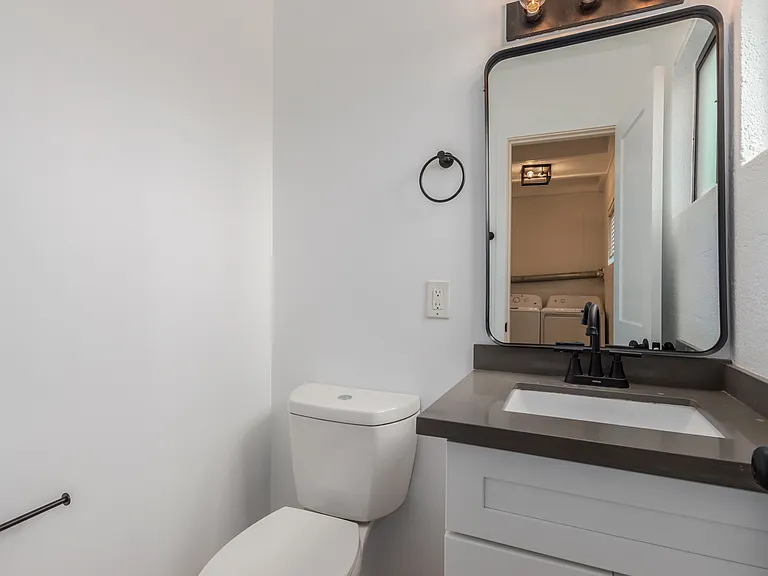 The Harlow Apartments — Photo 17