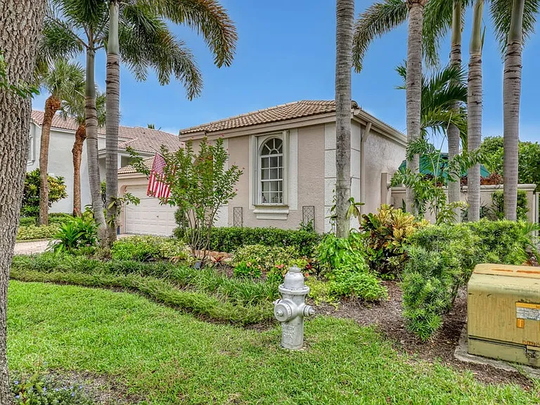 2076 Cezanne Rd — Photo 16